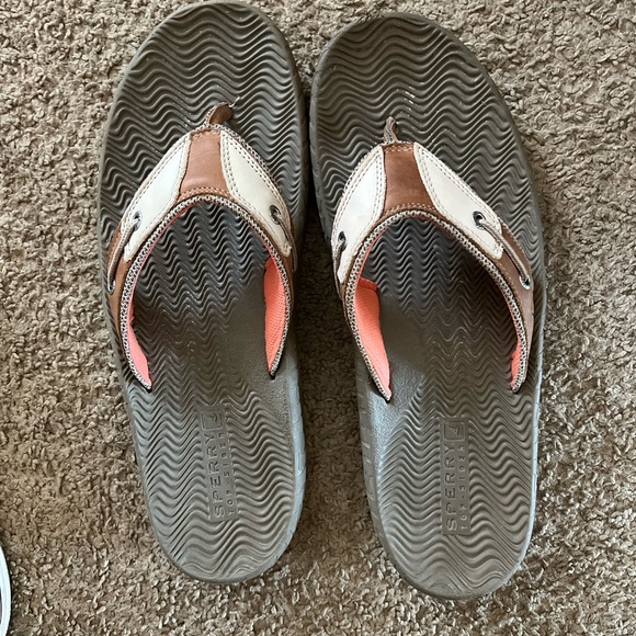 sperry plaid flip flops